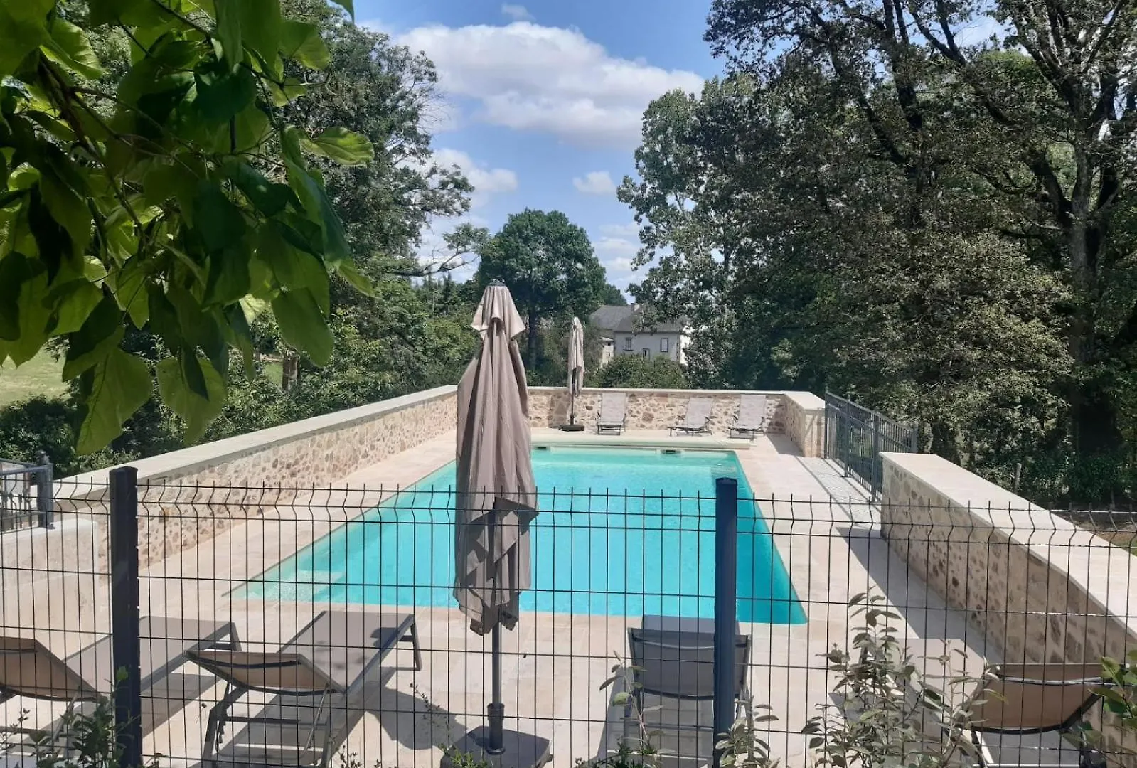 Gite Amelie Lanuejouls-et-Privezac Holiday home